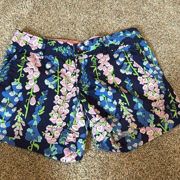 Lilly Pulitzer Pants - Lilly Pulitzer Callahan Short Size 2 Foxy Foxglove
